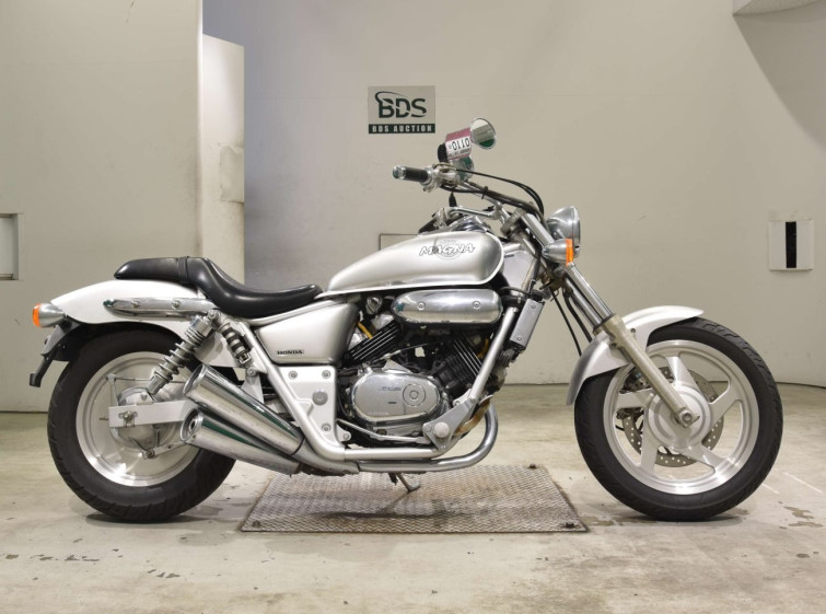 Мотоцикл Honda MAGNA250 з пробігом 9876 km