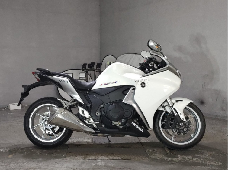 Мотоцикл Honda VFR1200F с пробегом 38778 km