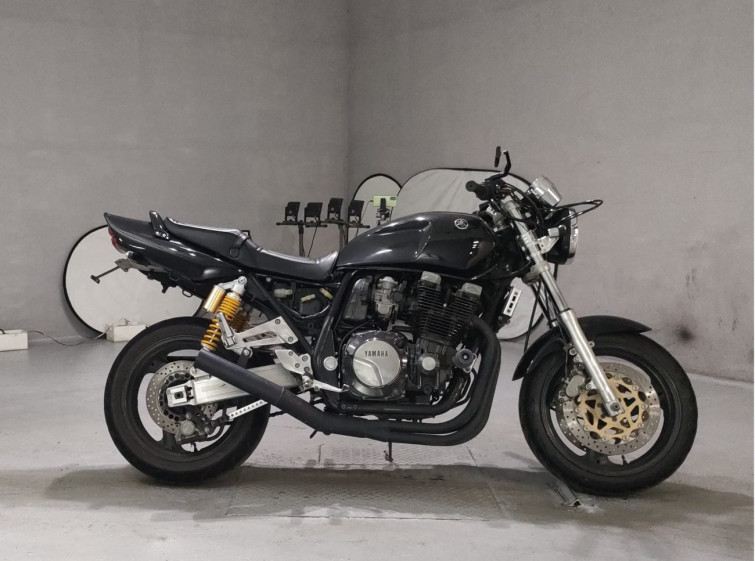 Мотоцикл Yamaha XJR1200 з пробігом 69179 km