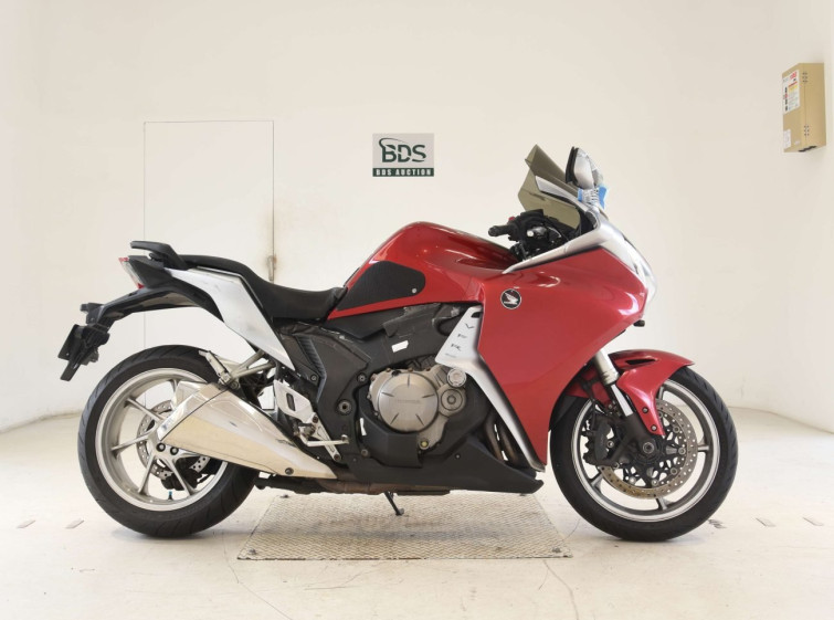 Мотоцикл Honda VFR1200F с пробегом 109828 km