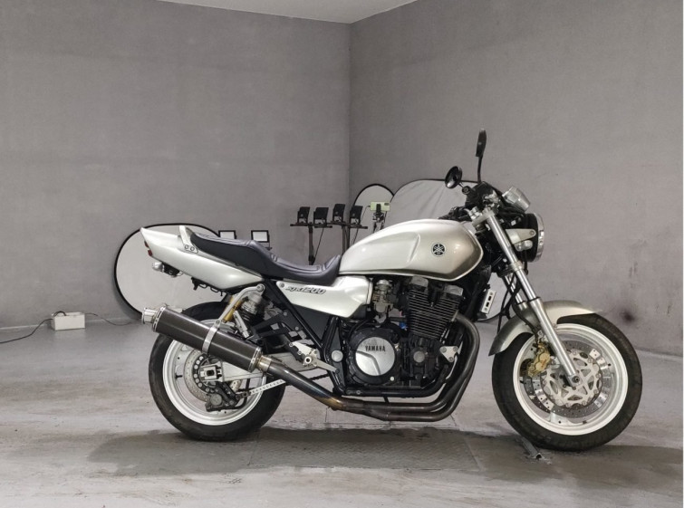 Мотоцикл Yamaha XJR1200 з пробігом 2932 km