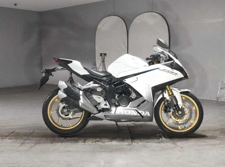 Мотоцикл Honda CBR250RR з пробігом 11115 km