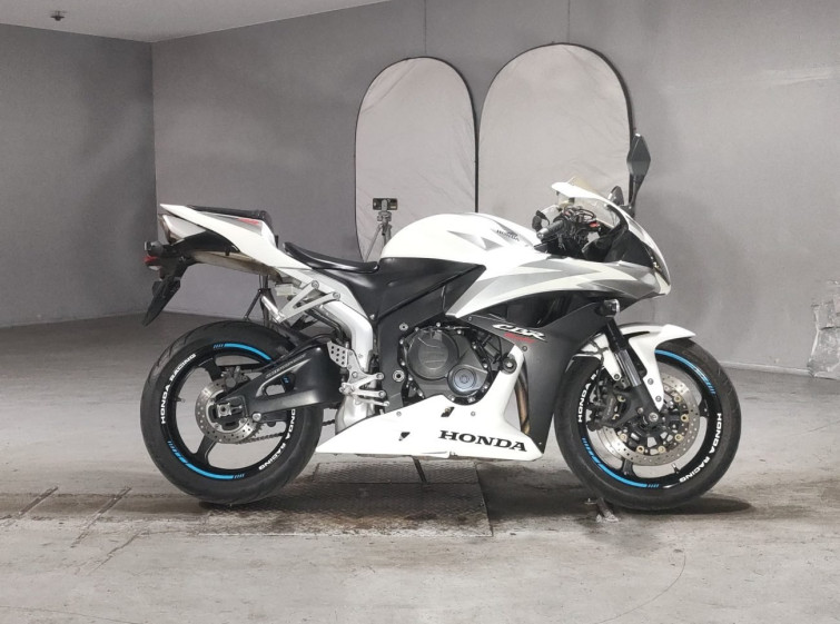 Мотоцикл Honda CBR600RR с пробегом 33251 km