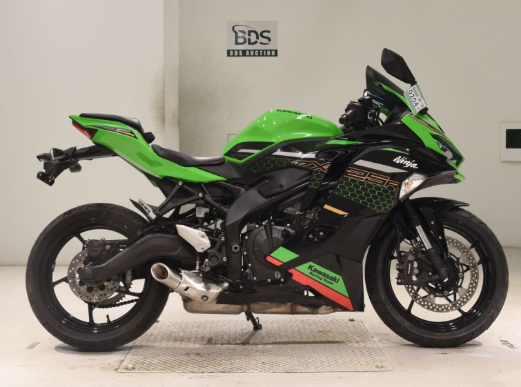Мотоцикл Kawasaki NINJA ZX-25R с пробегом 9146 km