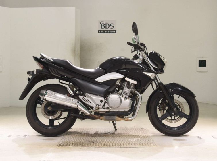 Мотоцикл Suzuki GSR250 с пробегом 15235 km