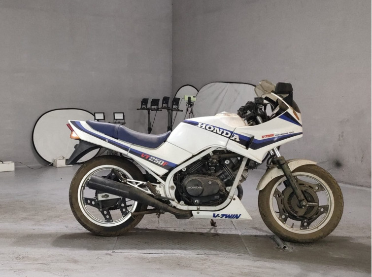 Мотоцикл Honda VT250F XELVIS с пробегом 9910 km