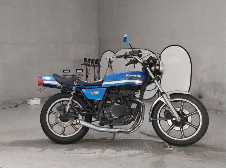 Мотоцикл Kawasaki Z250FT з пробігом 6836 km