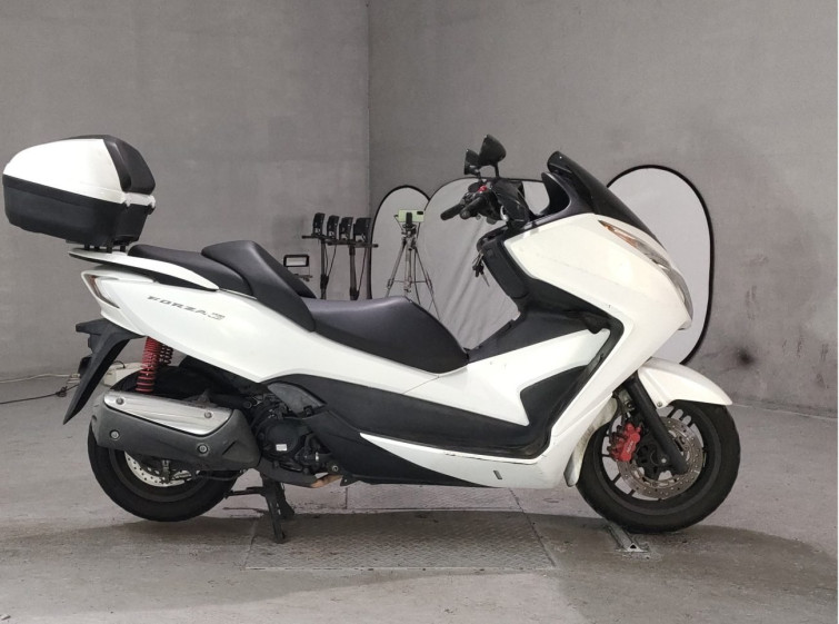 Мотоцикл Honda FORZA SI з пробігом 50141 km