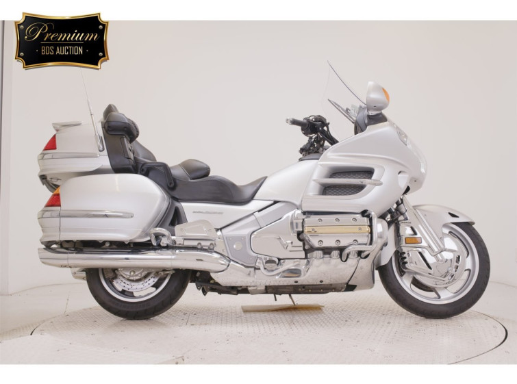 Мотоцикл Honda GL1800 с пробегом 1037 km