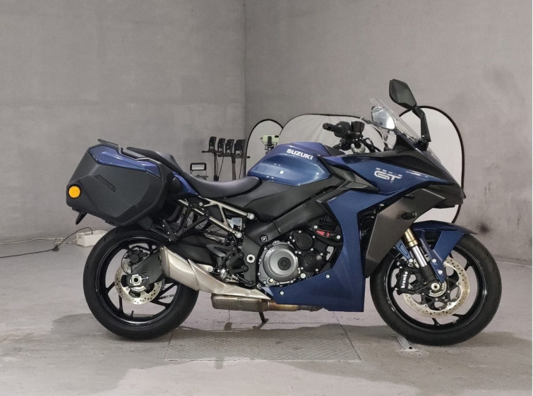 Мотоцикл Suzuki gsx-s1000 gt з пробігом 5861 km