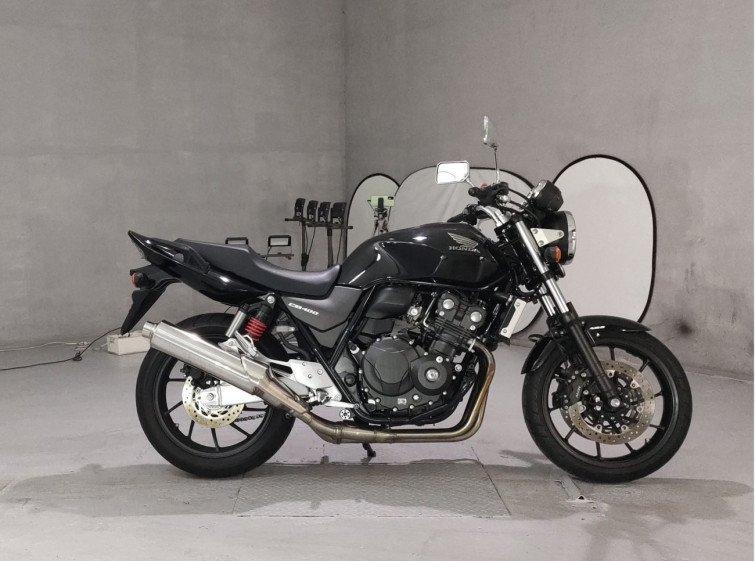 Мотоцикл Honda CB400SFV з пробігом 6283 km
