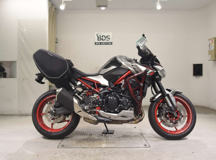 Мотоцикл Kawasaki Z900 з пробігом 13951 km