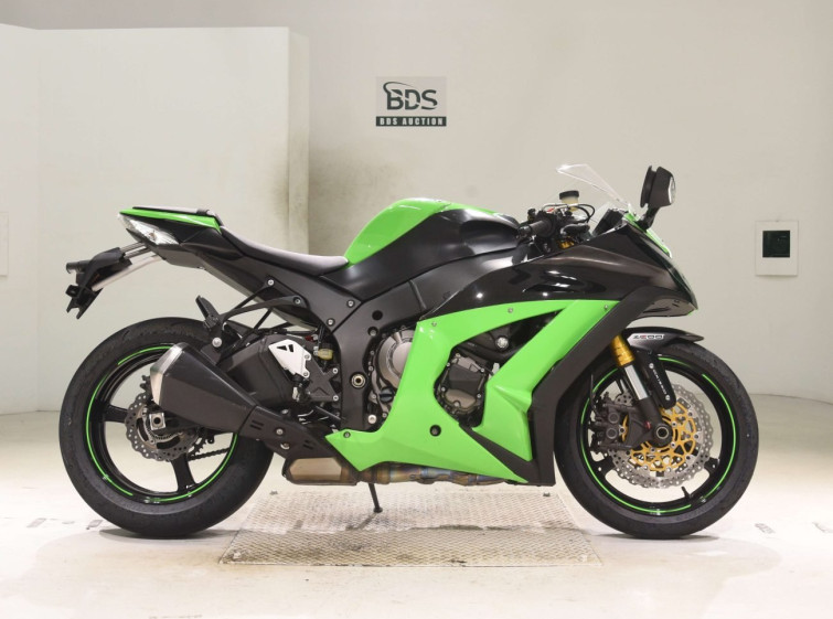 Мотоцикл Kawasaki NINJA ZX-10R з пробігом 18625 km