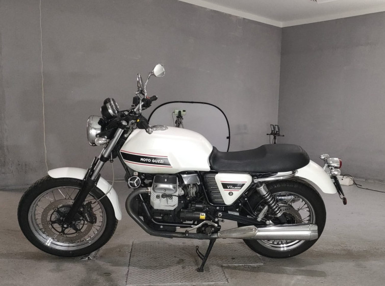 Мотоцикл Moto Guzzi V7 з пробігом 22586 km