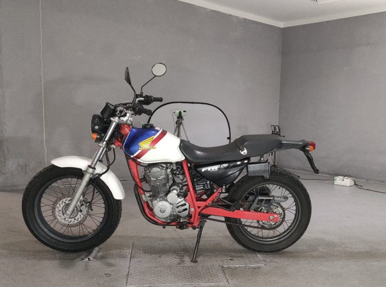 Мотоцикл Honda FTR223 з пробігом 32917 km