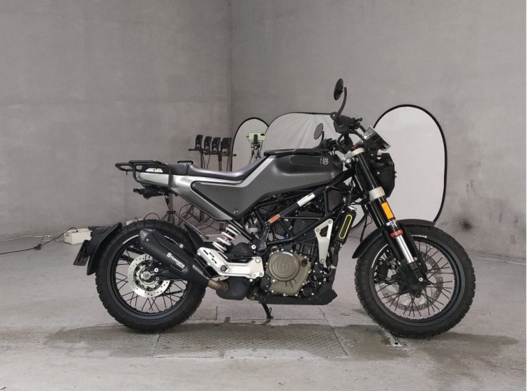 Мотоцикл Husqvarna SVARTPILEN 401 з пробігом 4905 km