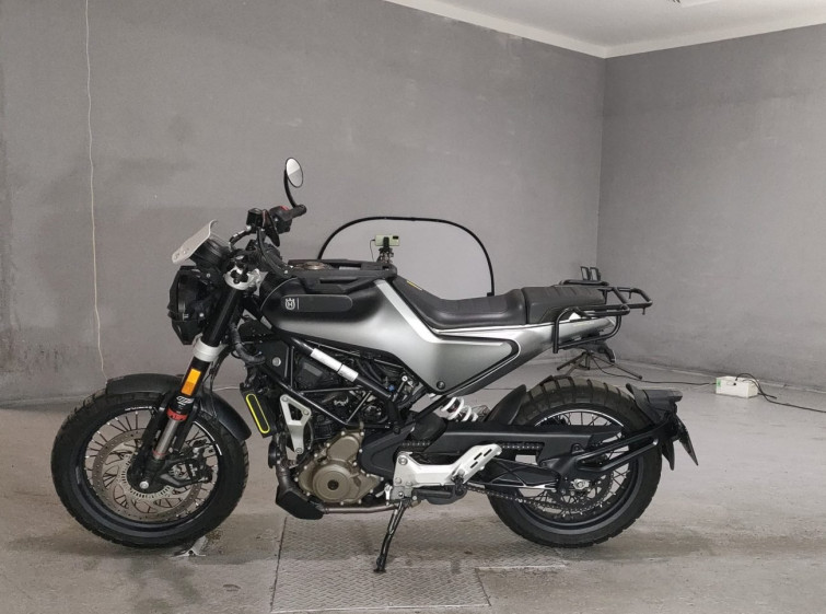 Мотоцикл Husqvarna SVARTPILEN 401 з пробігом 4905 km