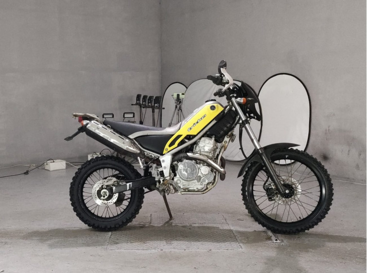 Мотоцикл Yamaha TRICKER с пробегом 2954 km