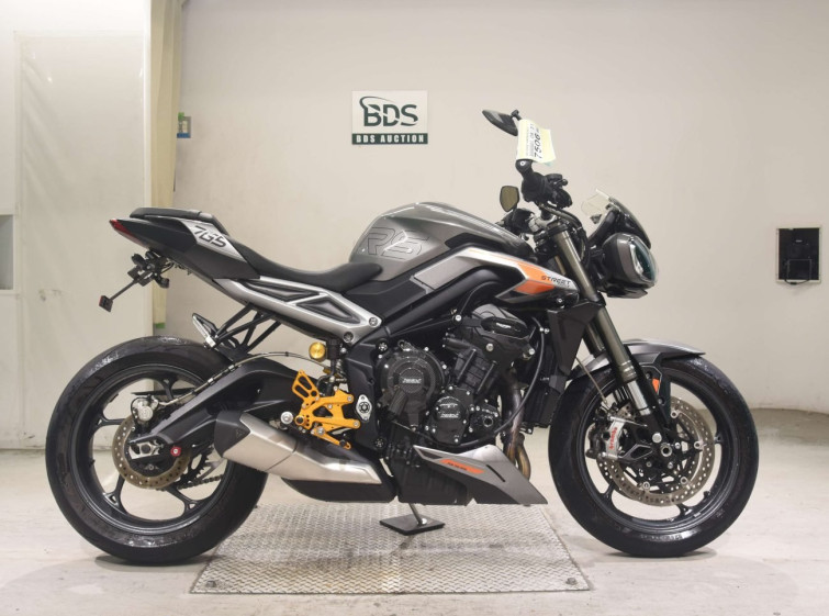 Мотоцикл Triumph STREET TRIPLE RS з пробігом 5621 km