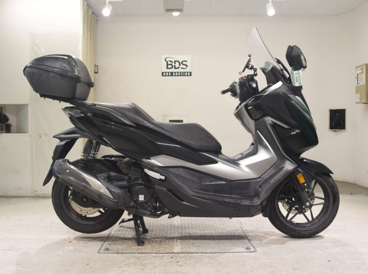 Мотоцикл Honda FORZA з пробігом 14040 km
