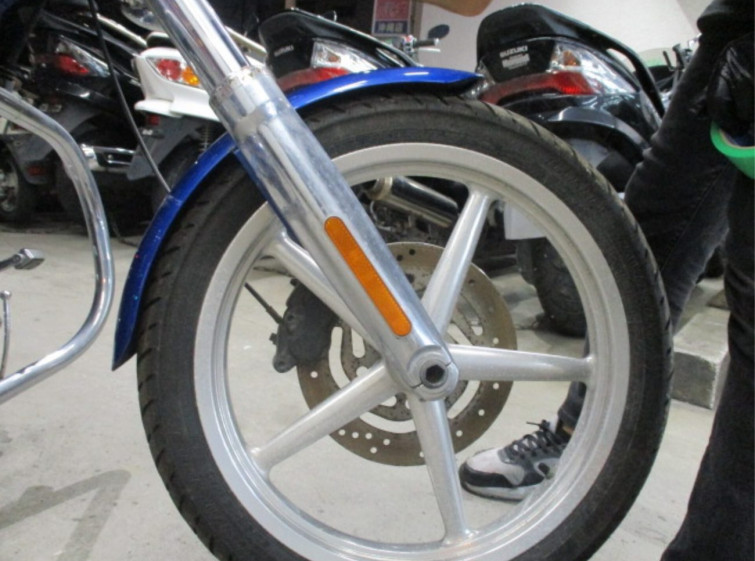 Мотоцикл HD ROCKER C FXCWC1580