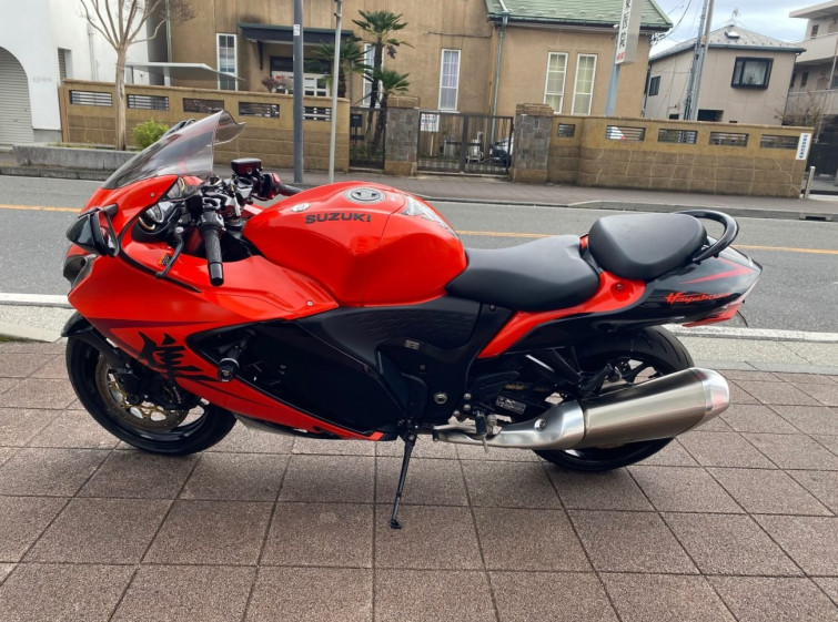 Мотоцикл Suzuki GSX1300R HAYABUSA с пробегом 1300 km