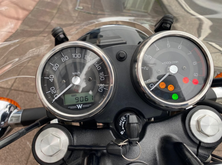 Мотоцикл Kawasaki W800 з пробігом 9061 km