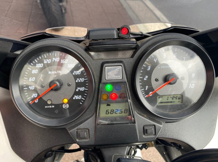 Мотоцикл Honda CB1300SF з пробігом 68258 km