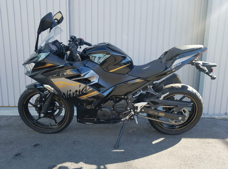 Мотоцикл Kawasaki NINJA400 з пробігом 43206 km