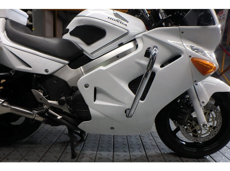 Мотоцикл Honda VFR800F с пробегом 2216 km
