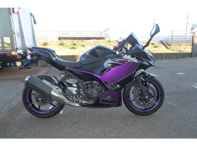 Мотоцикл Kawasaki NINJA400 з пробігом 30009 km