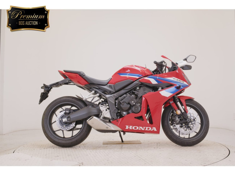 Мотоцикл Honda CBR650R с пробегом 409 km