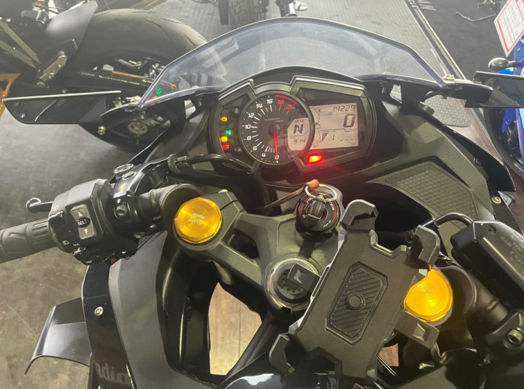 Мотоцикл Kawasaki NINJA ZX-25R з пробігом 14229 km