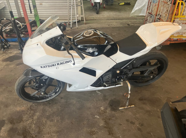 Мотоцикл Kawasaki NINJA250 з пробігом 25227 km