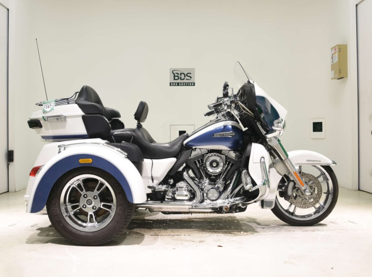 Мотоцикл HD TRI GLIDE ULTRA CLASSIC FLHTCUTG1690 с пробегом 6991 km
