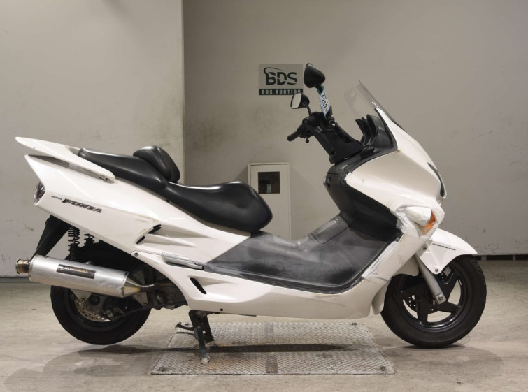 Мотоцикл Honda FORZA з пробігом 42755 km