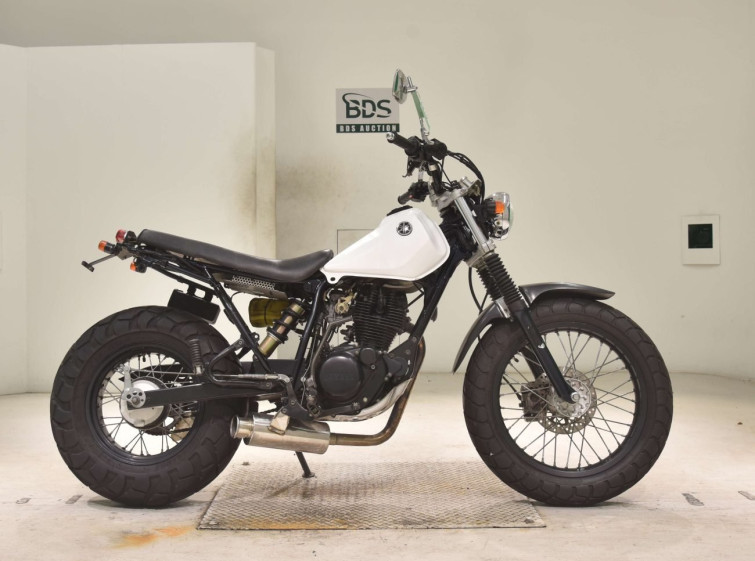 Мотоцикл Yamaha TW200E с пробегом 7228 km