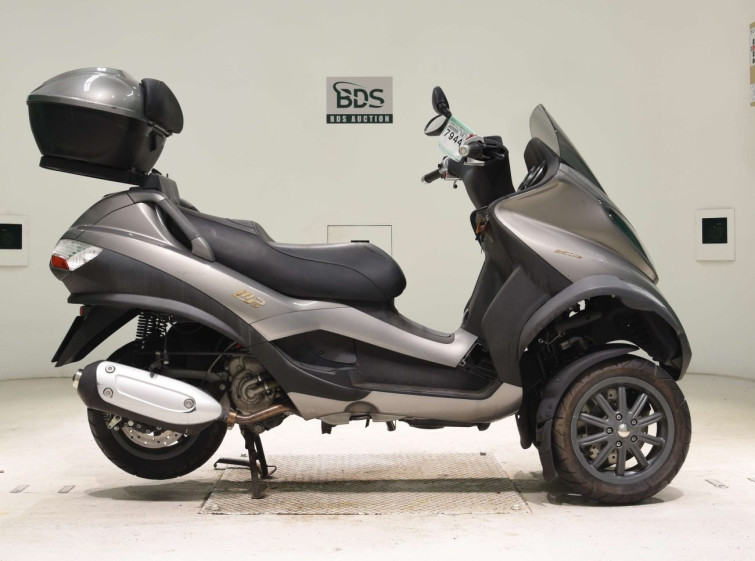 Мотоцикл Piaggio MP3250 с пробегом 838 km