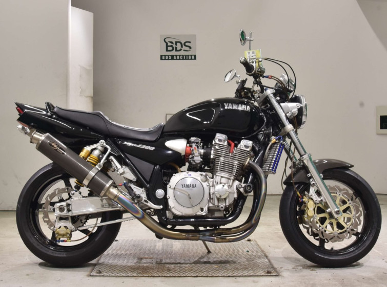 Мотоцикл Yamaha XJR1300 с пробегом 68055 km