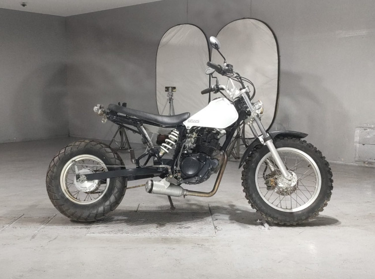 Мотоцикл Yamaha TW225 з пробігом 16235 km