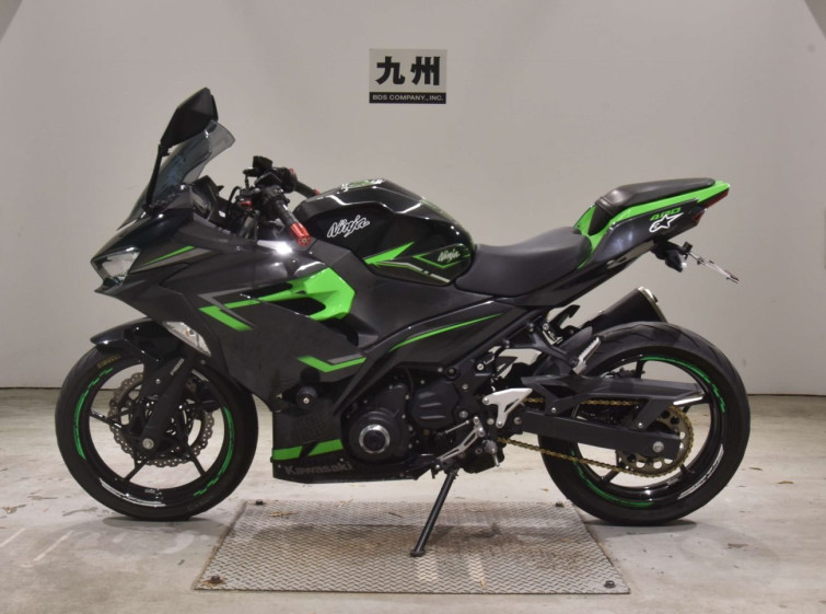 Мотоцикл Kawasaki NINJA400 з пробігом 30436 km