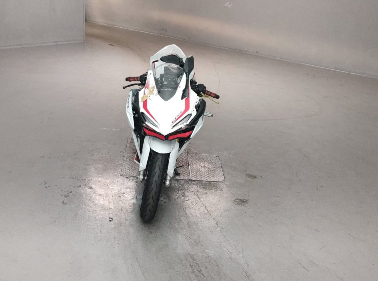 Мотоцикл Honda CBR250RR с пробегом 11231 km
