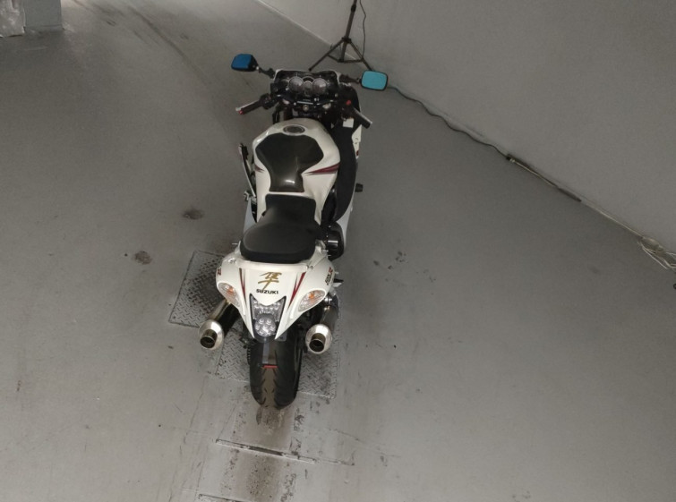 Мотоцикл Suzuki GSX1300R HAYABUSA