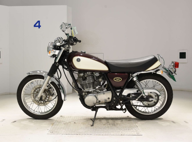 Мотоцикл Yamaha SR400 з пробігом 9350 km