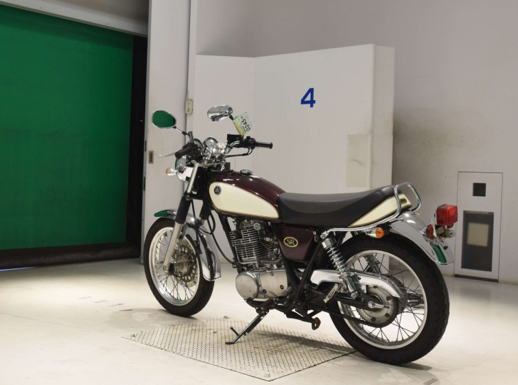 Мотоцикл Yamaha SR400 з пробігом 9350 km