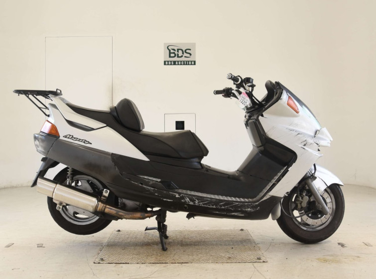 Мотоцикл Yamaha MAJESTY 250 с пробегом 33078 km
