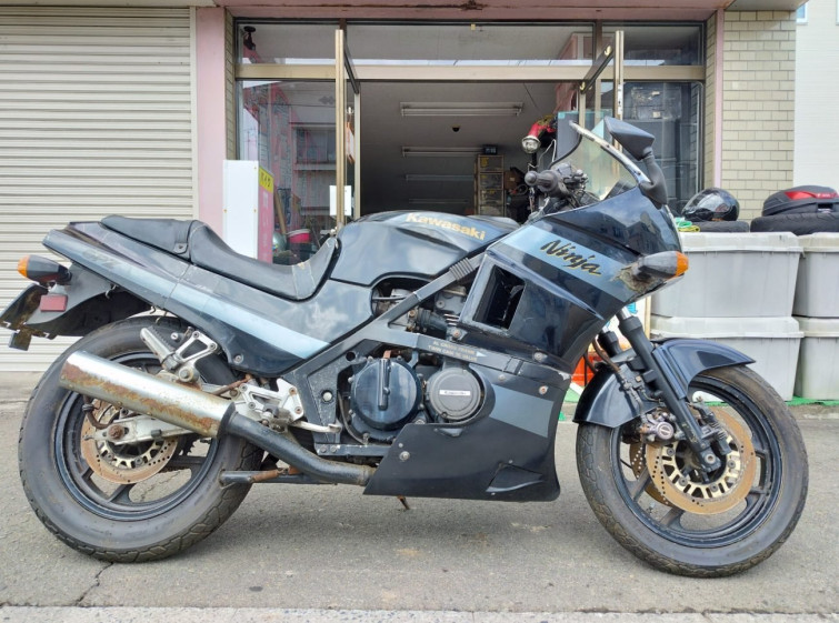 Мотоцикл Kawasaki GPZ400R с пробегом 79280 km