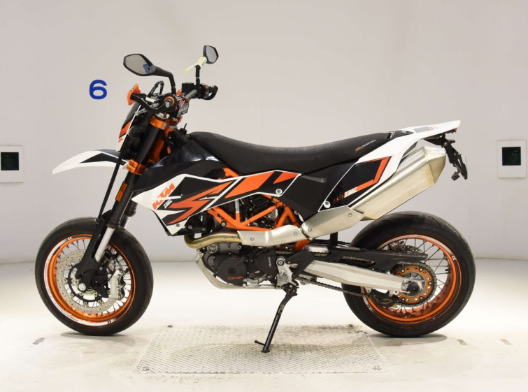Мотоцикл KTM 690 SMC R з пробігом 5785 km