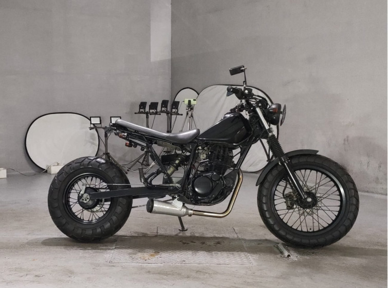 Мотоцикл Yamaha TW200 с пробегом 377 km
