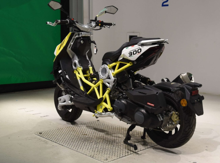 Мотоцикл Italjet DRAGSTAR300 з пробігом 880 km
